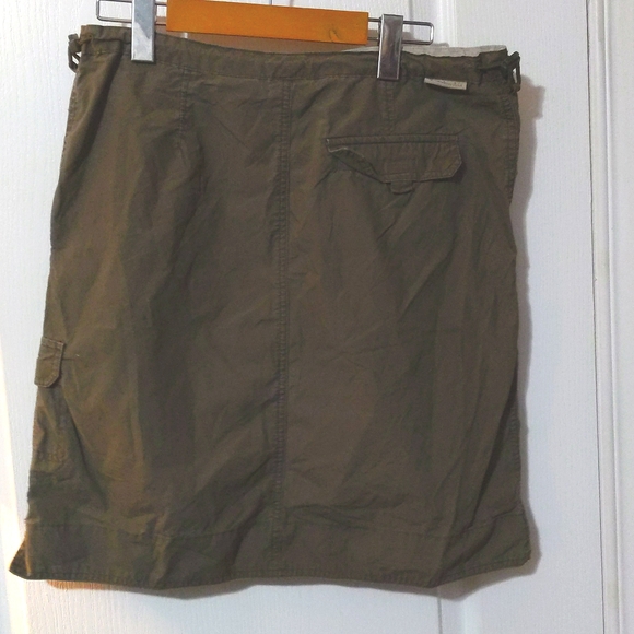 VINTAGE‼️ Columbia Green Cargo Skirt, Velcro pockets, adjustable, medium - Picture 2 of 9